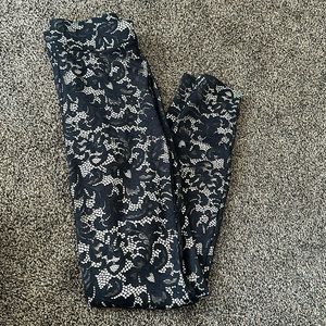 Express Patterned Leggings